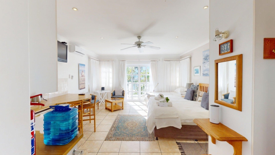8 Bedroom Property for Sale in Summerstrand Eastern Cape